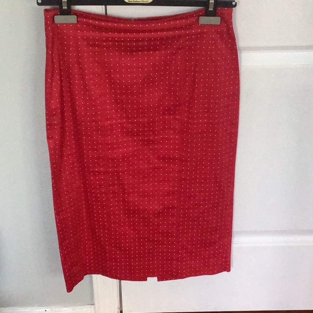 Very flattering skirt by Bebe